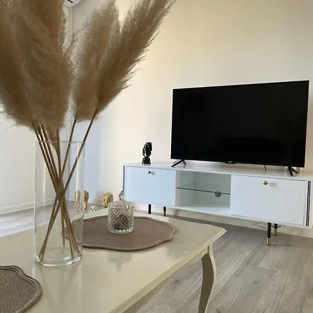 Ana Apartment *