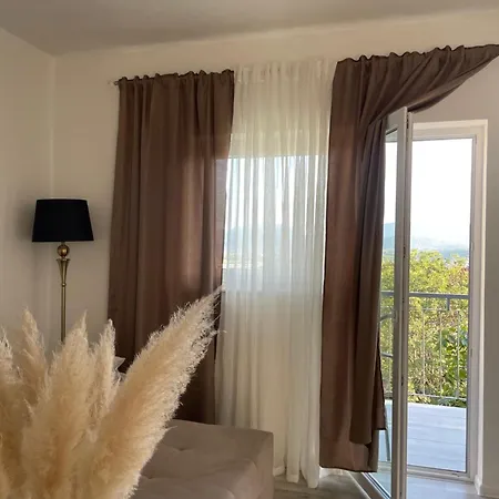 Ana * אימוטסקי